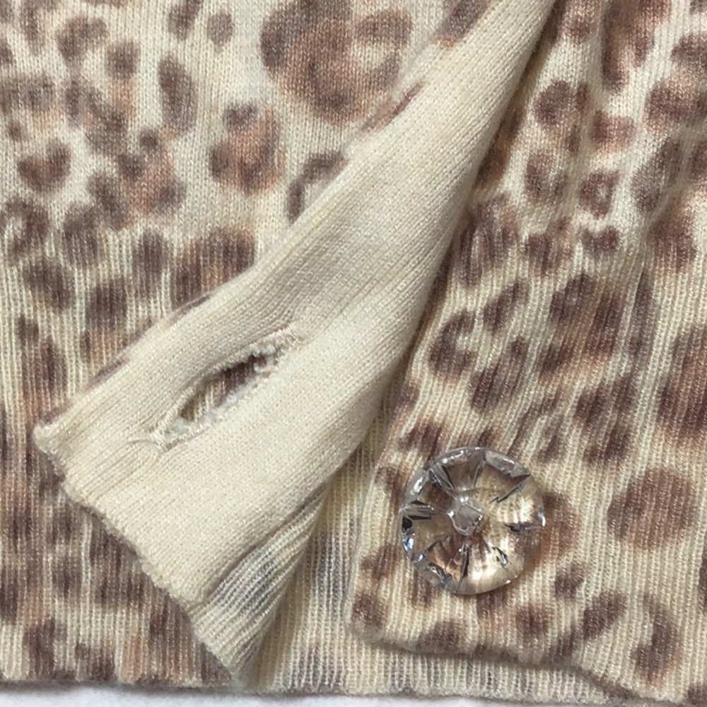 Chaus Leopard Print Silk Angora Blend 3/4 Sleeve Crystal Button Cardigan Sz.L - Picture 6 of 10